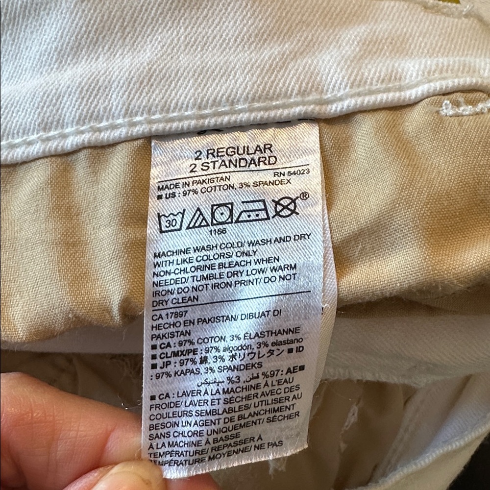 Old‎ Navy Bright White Boyfriend Straight Leg Jeans - Picture 7 of 8